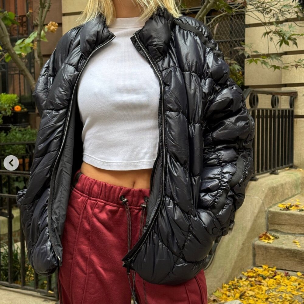Free People Pippa Scrunchy Glossy Packable Puffer Jacket Black NWT - Picture 10 of 11